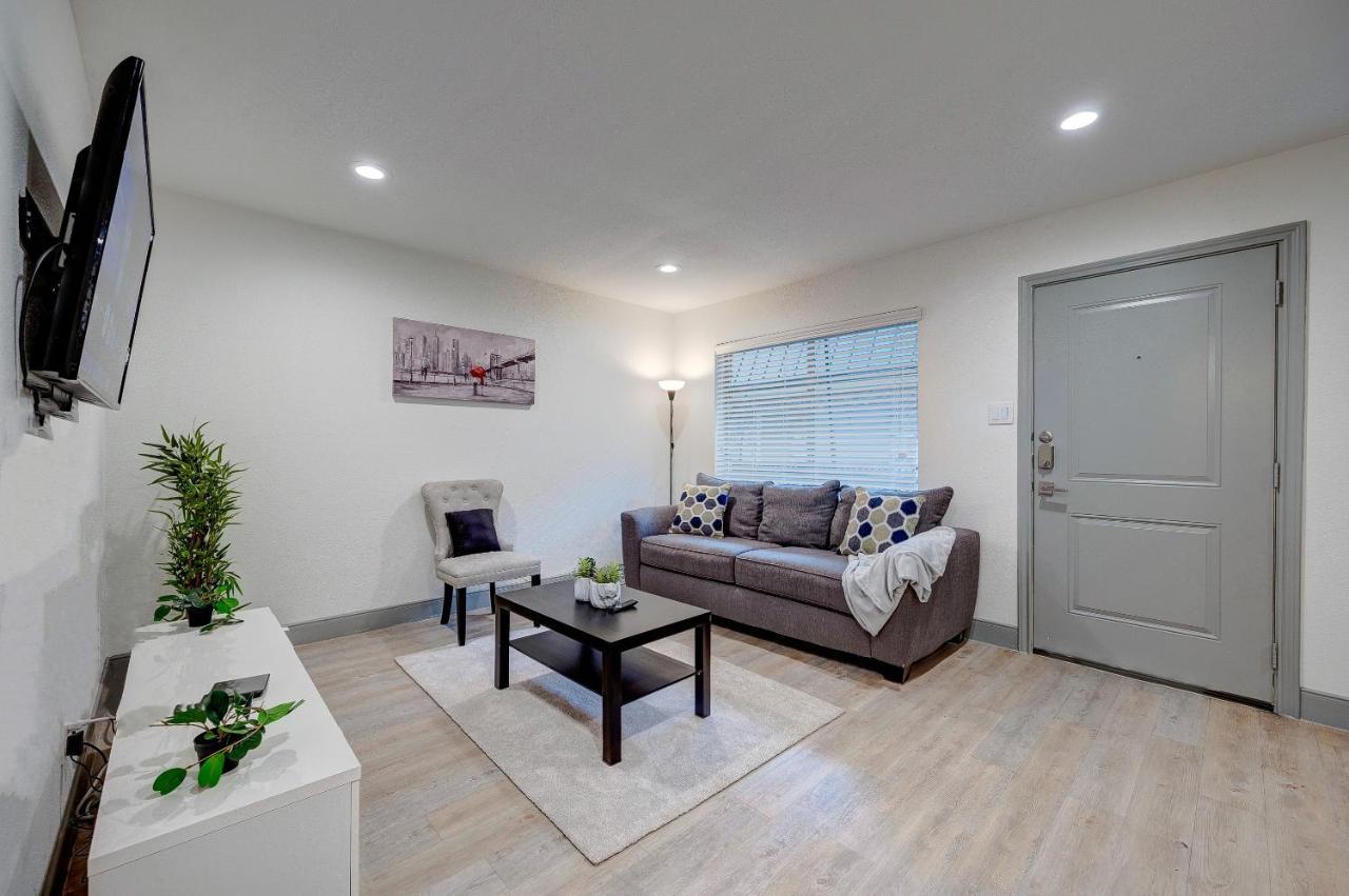 Trendy Midtown Apt, Walk To Shops & Sites, Pets Ok Houston Exterior foto